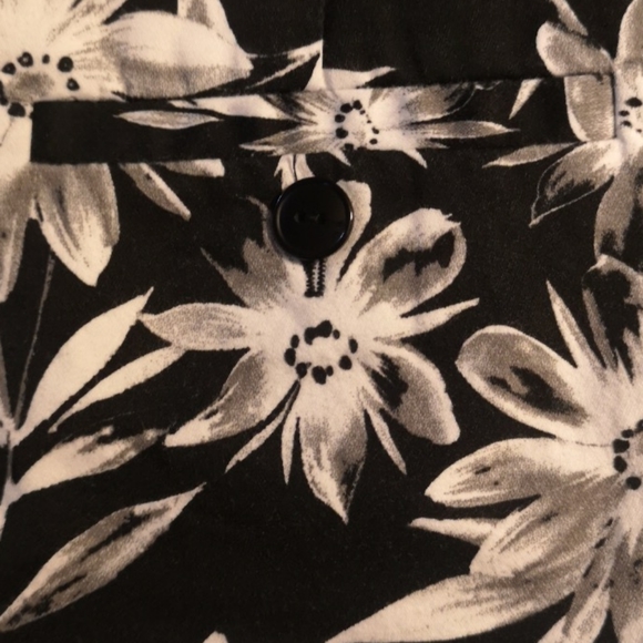 le Chateau Floral Print Shorts - Picture 4 of 7